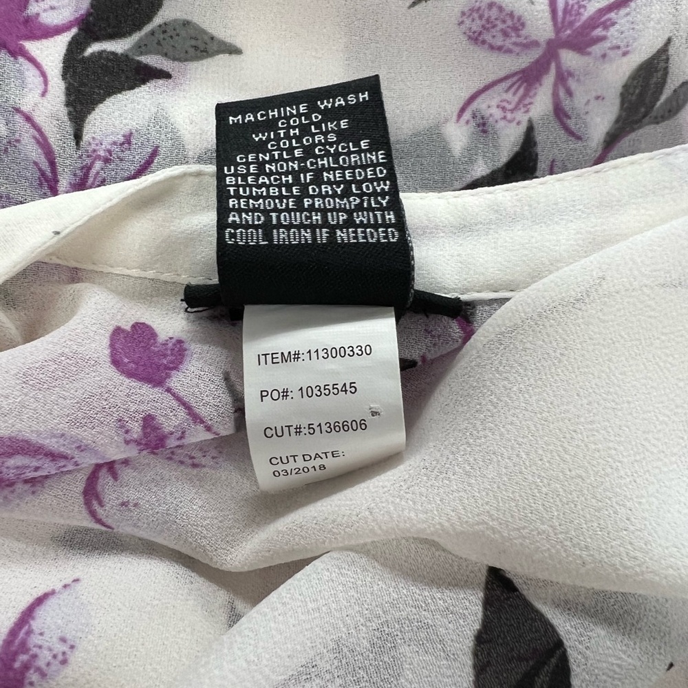 Torrid sz. 4 Sheer Blouse with purple and black flowers, Plus Size - Picture 5 of 8